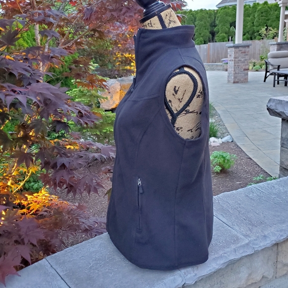 Pendleton Black Fleece Full Zip Vest - Picture 4 of 11